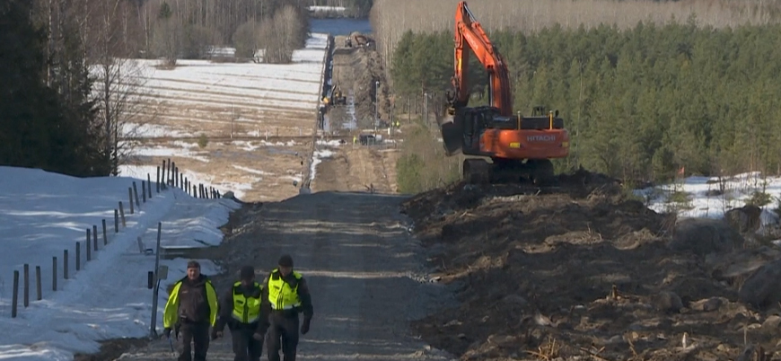 Finlandiya Rusya sınırına çit çekmeye başladı