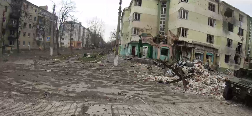 "Ukrayna Rus saldırıları karşısında Bahmut'un bazı bölgelerinden çekildi"