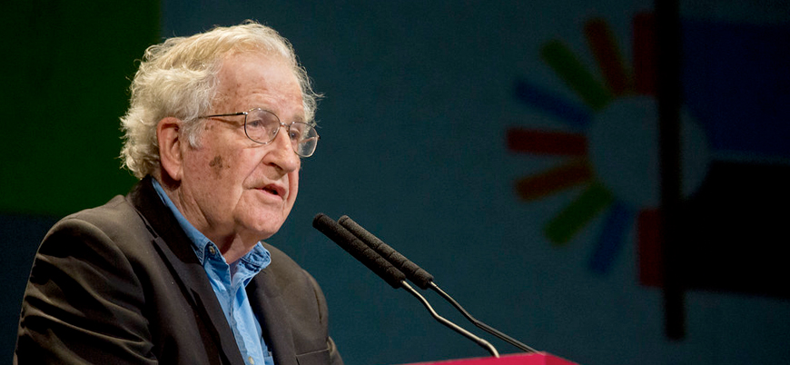 Chomsky: Rusya'nın Ukrayna'daki savaşı ABD'nin Irak işgalinden daha insancıl