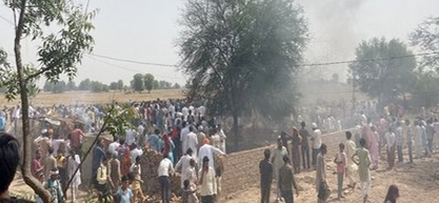 Hindistan'da savaş uçağı düştü: 3 ölü