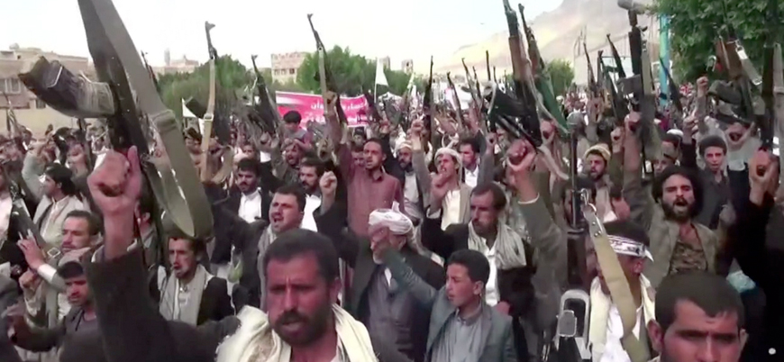 "İran Yemen'e silah göndermeye devam ediyor"