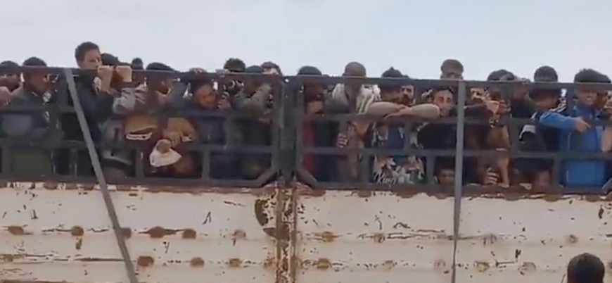 Libya yüzlerce Mısırlı göçmeni ülkelerine iade etti