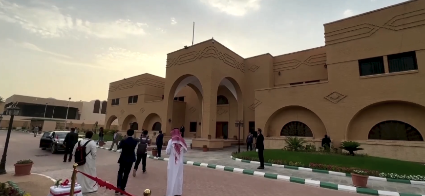 Suudi Arabistan'daki İran büyükelçiliği 7 yıl sonra yeniden açıldı