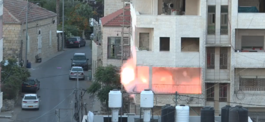 İsrail güçleri Filistinli mahkumun evini patlayıcılarla yerle bir etti