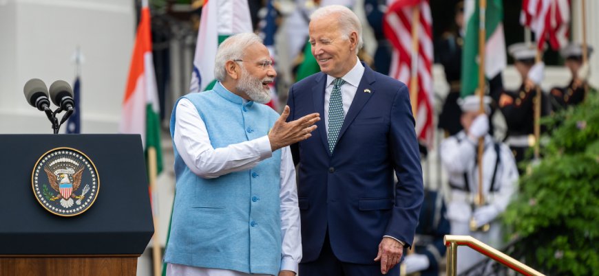 Hindistan Başbakanı Modi Beyaz Saray'da kırmızı halıyla karşılandı