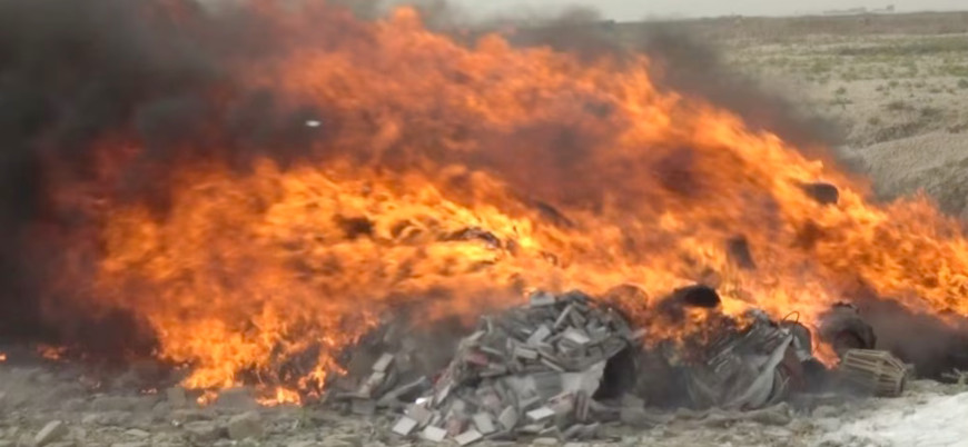 Taliban Kabil'de müzik aletlerini ateşe verdi