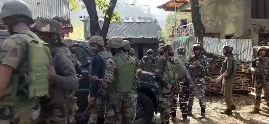 Keşmir'de biri albay 3 Hint subayı öldürüldü