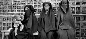 Gitmek mi zor kalmak mı?: Bangladeş hükümeti Arakanlıları cezalandırıyor