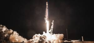 SpaceX 'ucuz internet' projesi için 60 uydu daha gönderiyor