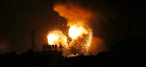 İsrail Gazze'yi vurdu: 4 sivil yaralı