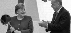 Bloomberg: Türkiye ve Yunanistan arasındaki gerilimi düşürmek için Merkel araya girmeli