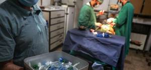 'Suriye'de rejim kontrolündeki bölgelerde gençler para için testislerini satıyor'