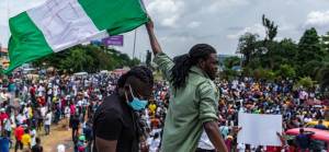 Nijerya'da güvenlik güçleri göstericilerin üzerine ateş açtı