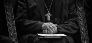 Fransa'da piskoposlar cinsel istismar kurbanı 216 bin çocuk için 'af diledi'