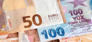Dolar ve Euro tüm zamanların rekorunu kırdı