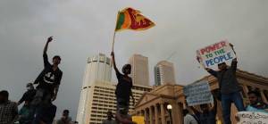 Sri Lanka'da halk sokaklara döküldü