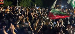 İmran Han hakkında gözaltı kararı verilen Pakistan'da neler oluyor?