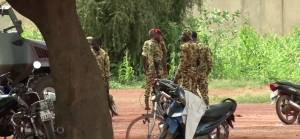 Burkina Faso El Kaide'ye karşı 50 bin sivili silah altına alıyor