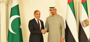 BAE, Pakistan'ın 2 milyar dolarlık borcunu erteledi, 1 milyar dolar ek yardım açıkladı