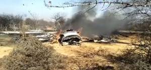 Hindistan'da 2 savaş uçağı düştü