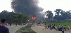 Bangladeş'te Arakanlı mültecilerin kampında çıkan yangında en az 2 bin çadır kül oldu