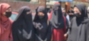 Hindistan'dan Keşmir'de başörtüsü yasağı