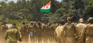 Nijer'de cunta olası askeri müdahaleye karşı harekete geçti