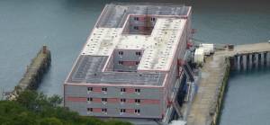 İngiltere'deki 'mülteci gemisi' hastalık tehlikesi nedeniyle tahliye edildi