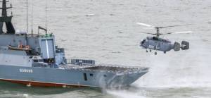 Rus savaş gemisi Karadeniz'de bir kargo gemisine uyarı ateşi açtı