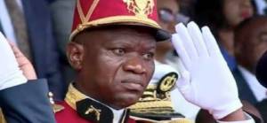 Gabon'daki darbenin lideri General Nguema demokrasi sözü verdi
