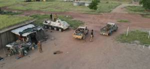 Mali'de Tuaregler iki askeri kampı ele geçirdi, bir savaş uçağını düşürdü