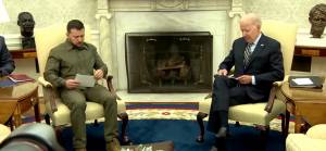 ABD Başkanı Biden Ukrayna lideri Zelenskiy ile görüştü