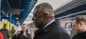 ABD Savunma Bakanı Ukrayna'da