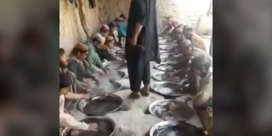 Afganistan'da afyon üretiminde çalıştırılan çocuklar